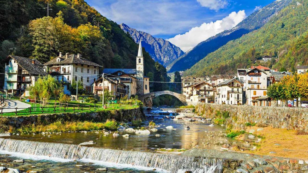La Lupa Apartment - In The Heart Of Aosta With Car Box エクステリア 写真