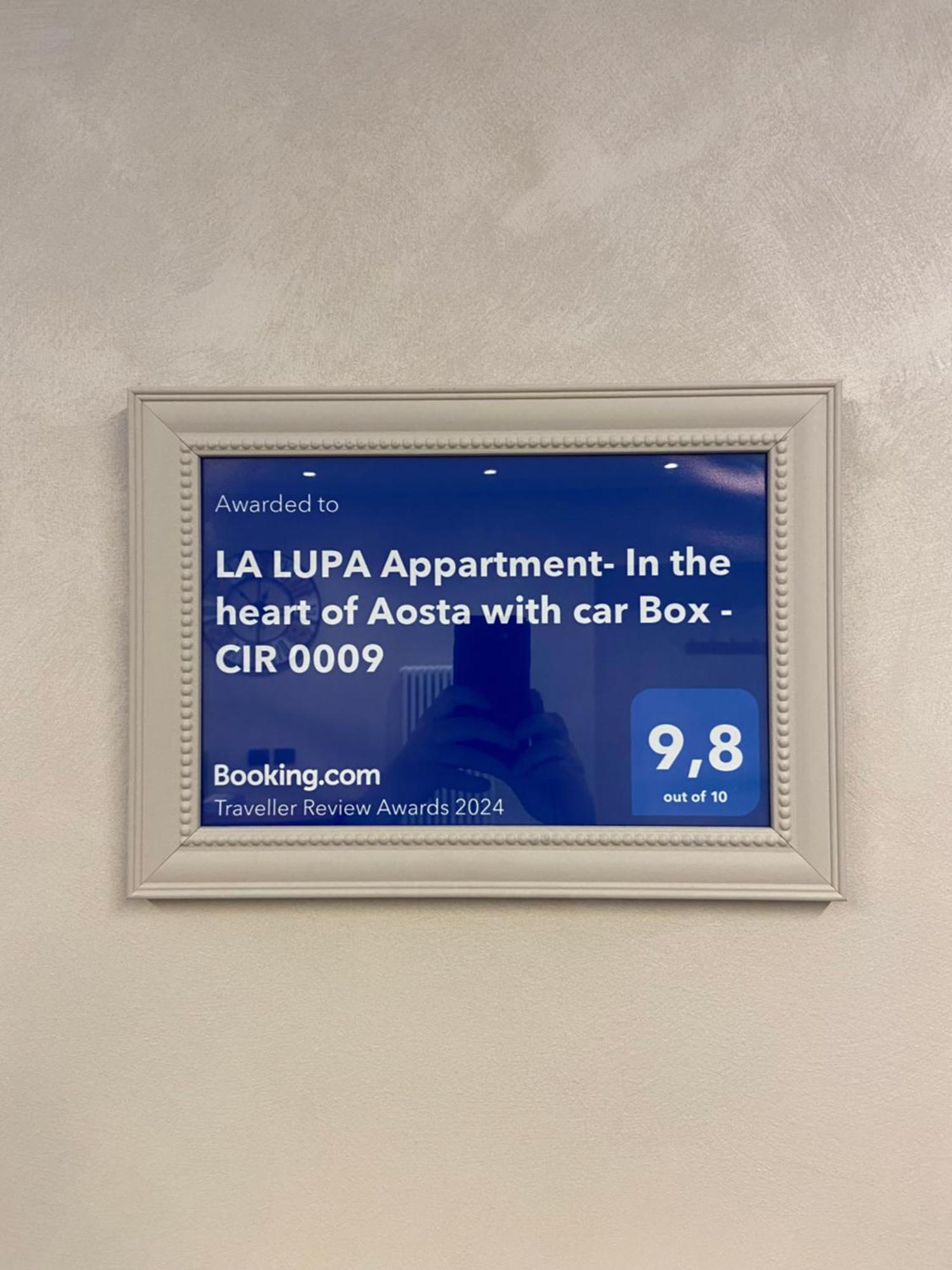 La Lupa Apartment - In The Heart Of Aosta With Car Box エクステリア 写真